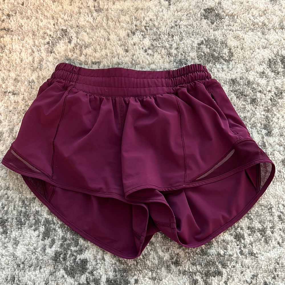 Magenta/Purple Hotty Hot 2.5 Regular Lululemon Shorts Size 4